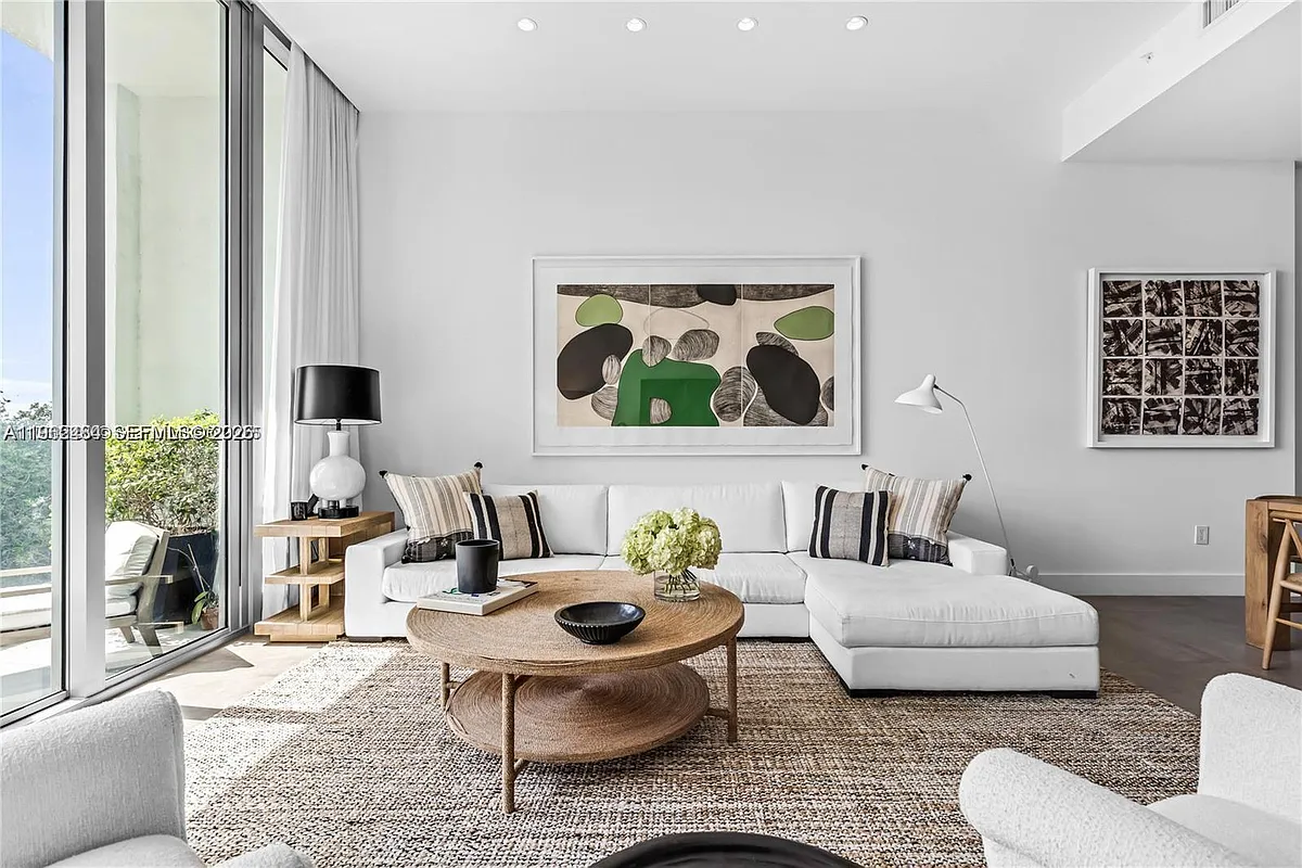 Building Photo - 650 NE 32nd St #BH6