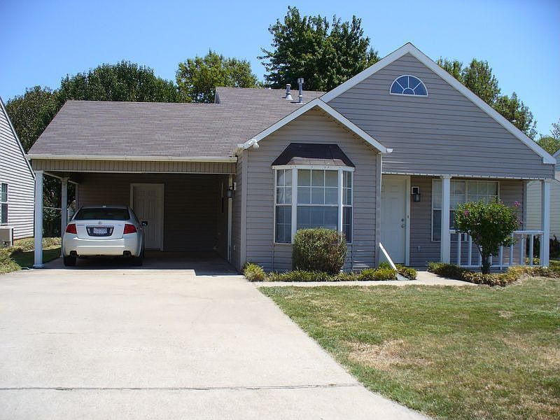 Convenient cul-de-sac location, with easy access to I-30