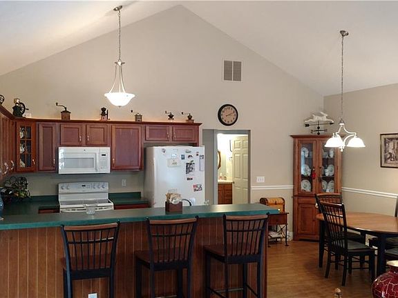 4th image of 3235 Elizabeth Dr Unit 42
