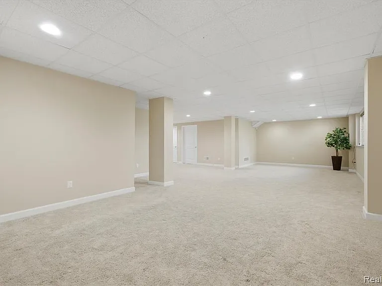 4810 E Stonegate Cir — Photo 44