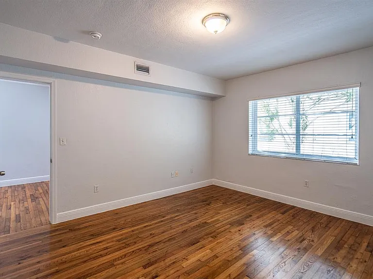 1011 Bay Dr #106 — Photo 17