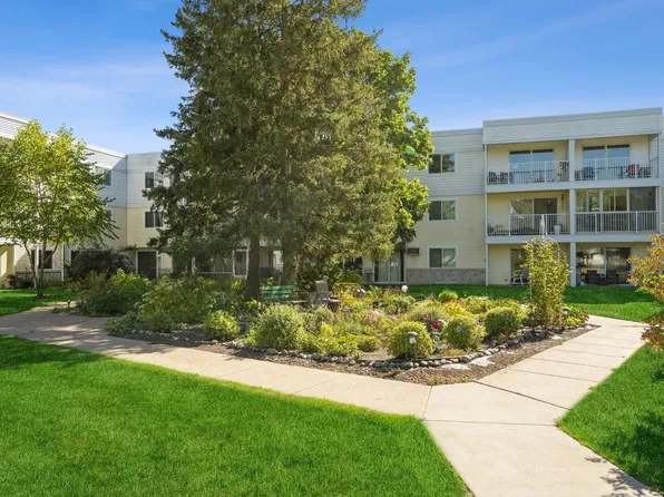 122 Demont Ave E APT 156, Little Canada, MN 55117