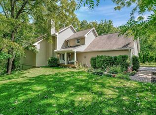 1863 Bucks Pond Rd, Monticello, IL 61856