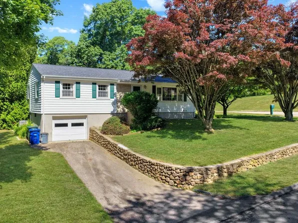 51 Lathrop Ave, Pawcatuck, CT 06379