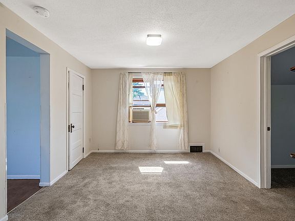 4th image of 2755 Grand St NE