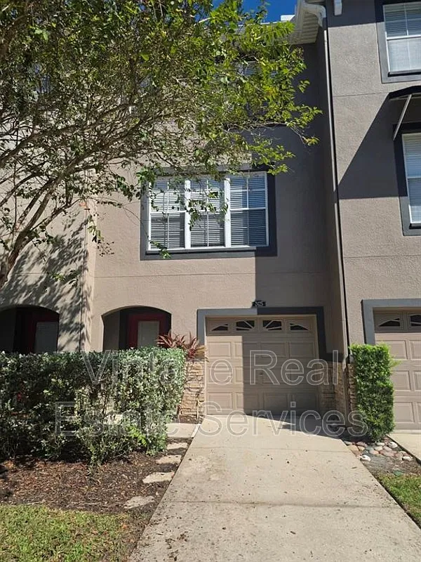 3 bed, 3.5 bath, 1917 sqft, $1,995 — Photo 1