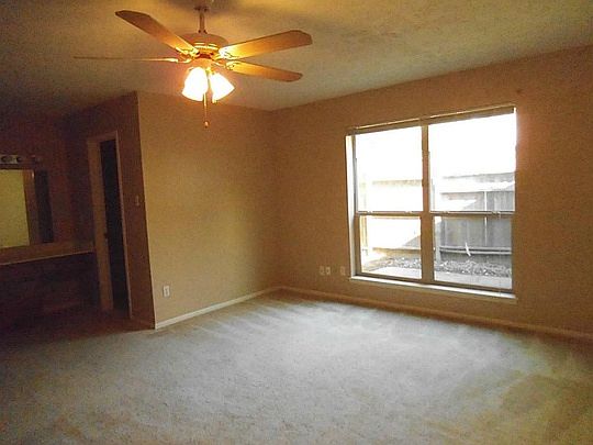 2nd image of 12112 Stone West Dr