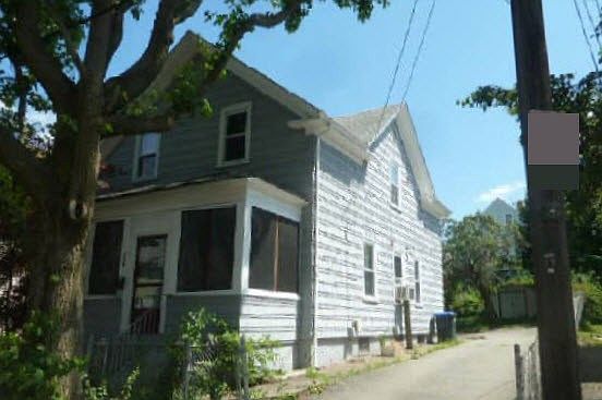 2nd image of 224 Roosevelt St
