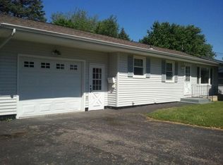 1220 N Elm St, Platteville, WI 53818