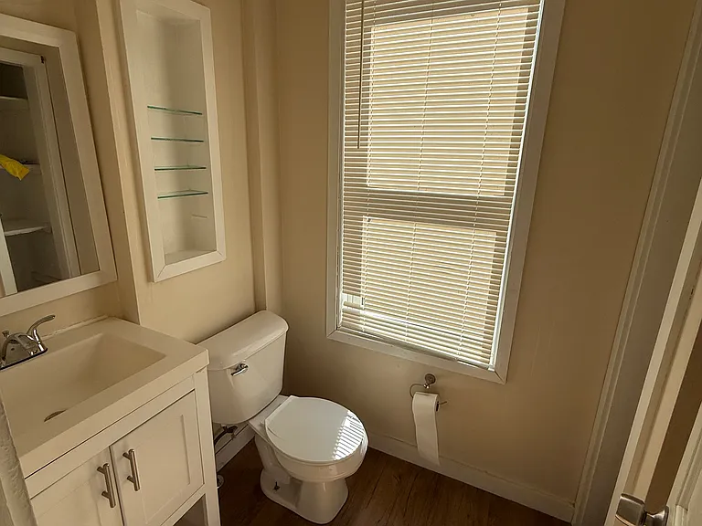 28 Davis Ave #1 — Photo 4