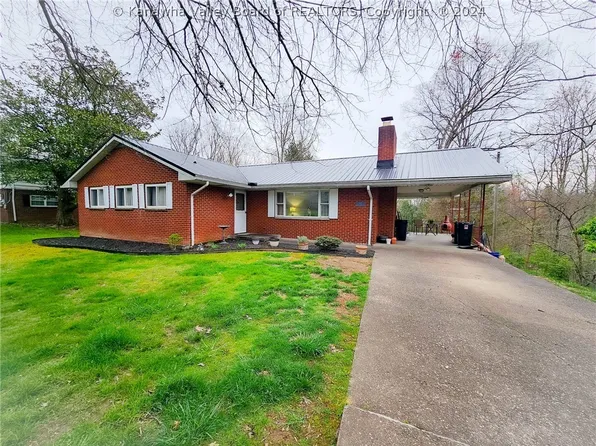 902 Wilkie Dr, Charleston, WV 25314