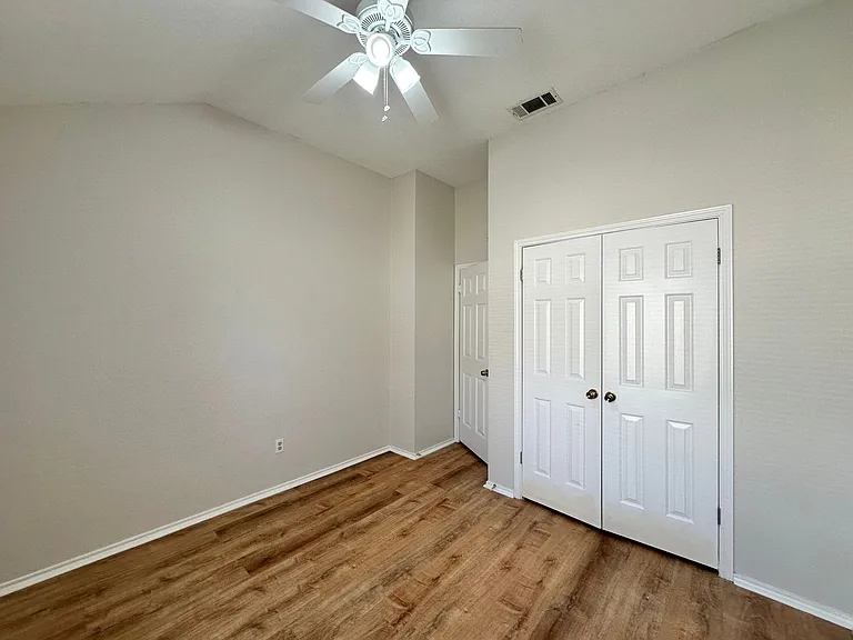607 Hogan Dr — Photo 38