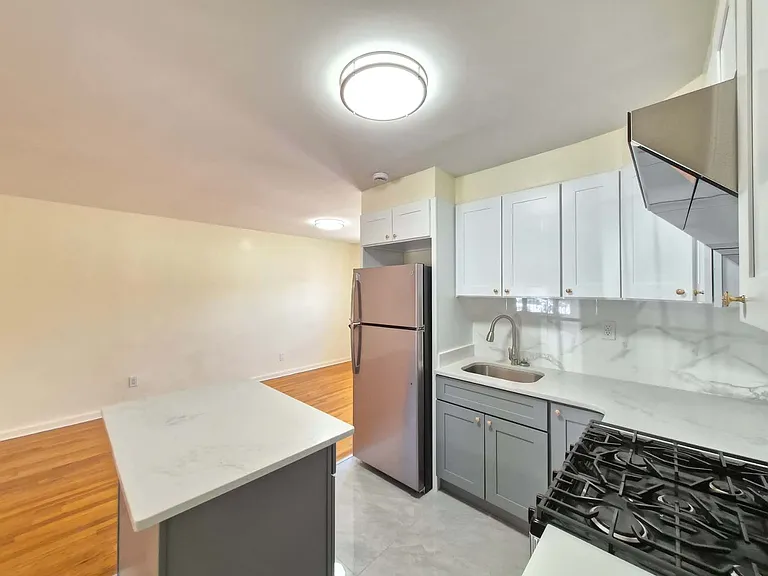 2152 Ford St — Photo 10