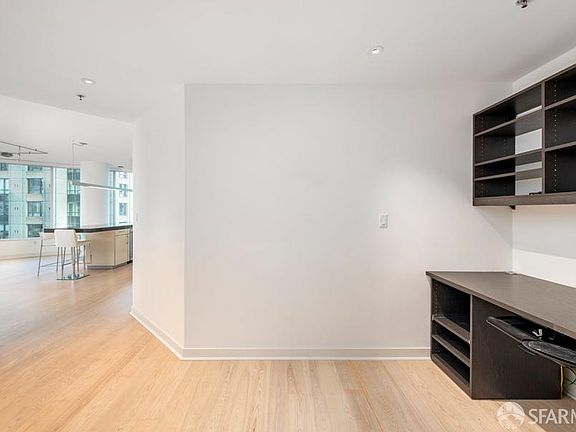 3rd image of 338 Spear St Unit 17B