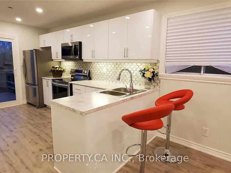 39 Farrell Ave — Photo 7