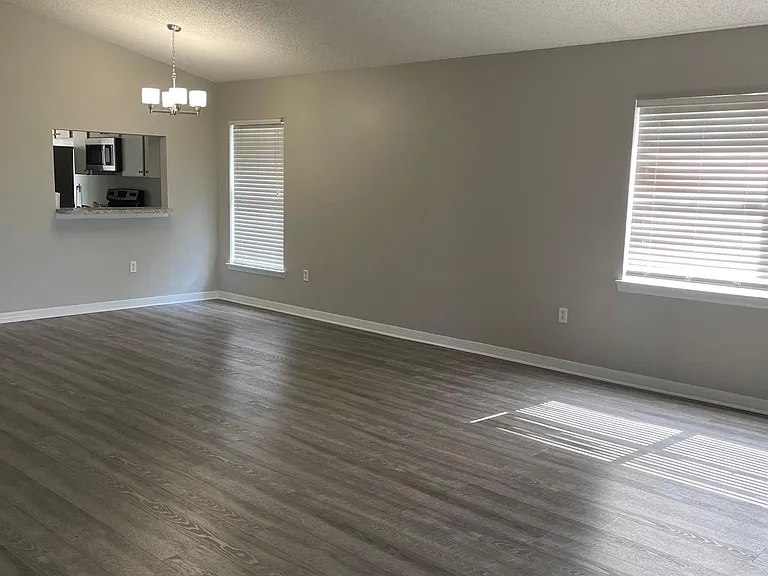 11218 Scotchwood Dr — Photo 3