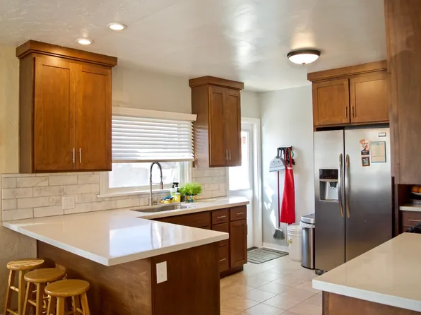 4770 Bancroft St, San Diego, CA 92116