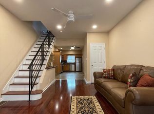 2421 S Juniper St, Philadelphia, PA 19148