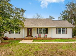 4226 White Oak Dr, Randleman, NC 27317