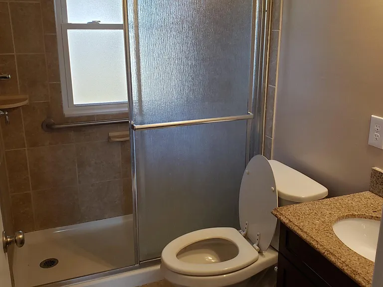 102 Sprague Rd — Photo 7