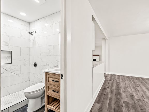 4th image of 8337 Aspen Ct