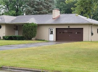 621 Robinson Rd, Campbell, OH 44405