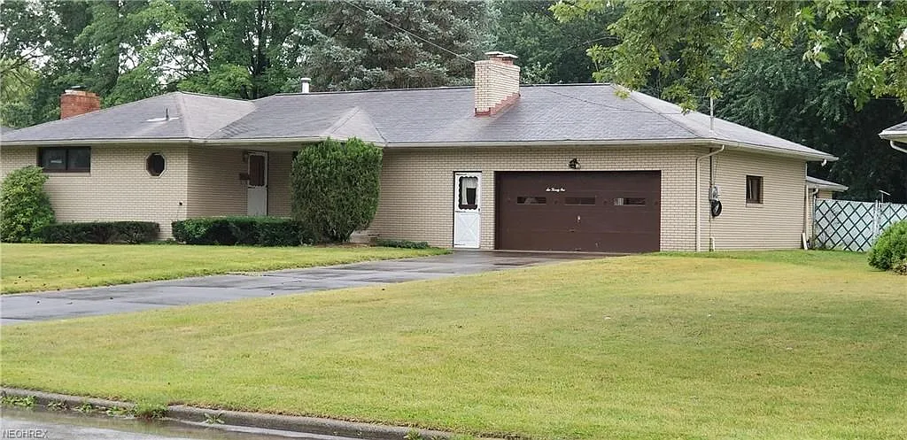 621 Robinson Rd photo 1