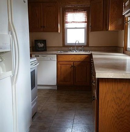 5th image of 223 W Schultz Ave