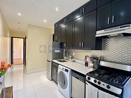 1st image of 200 W 106th St APT 5B