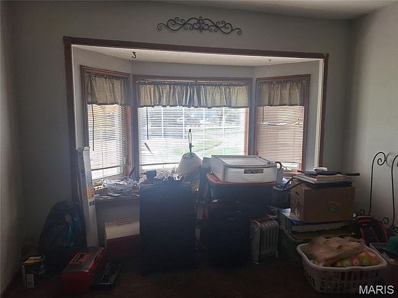 5th image of 6 Watertown Cir