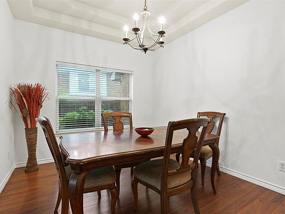 5th image of 217 Cozy Ln