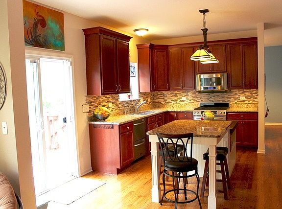 4th image of 2158 Greenview Dr