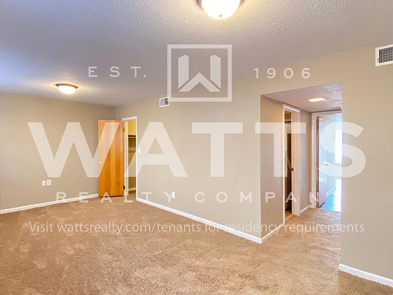 Club View Apartments — Photo 43