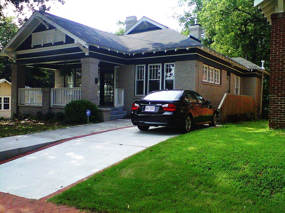Main house with private parking