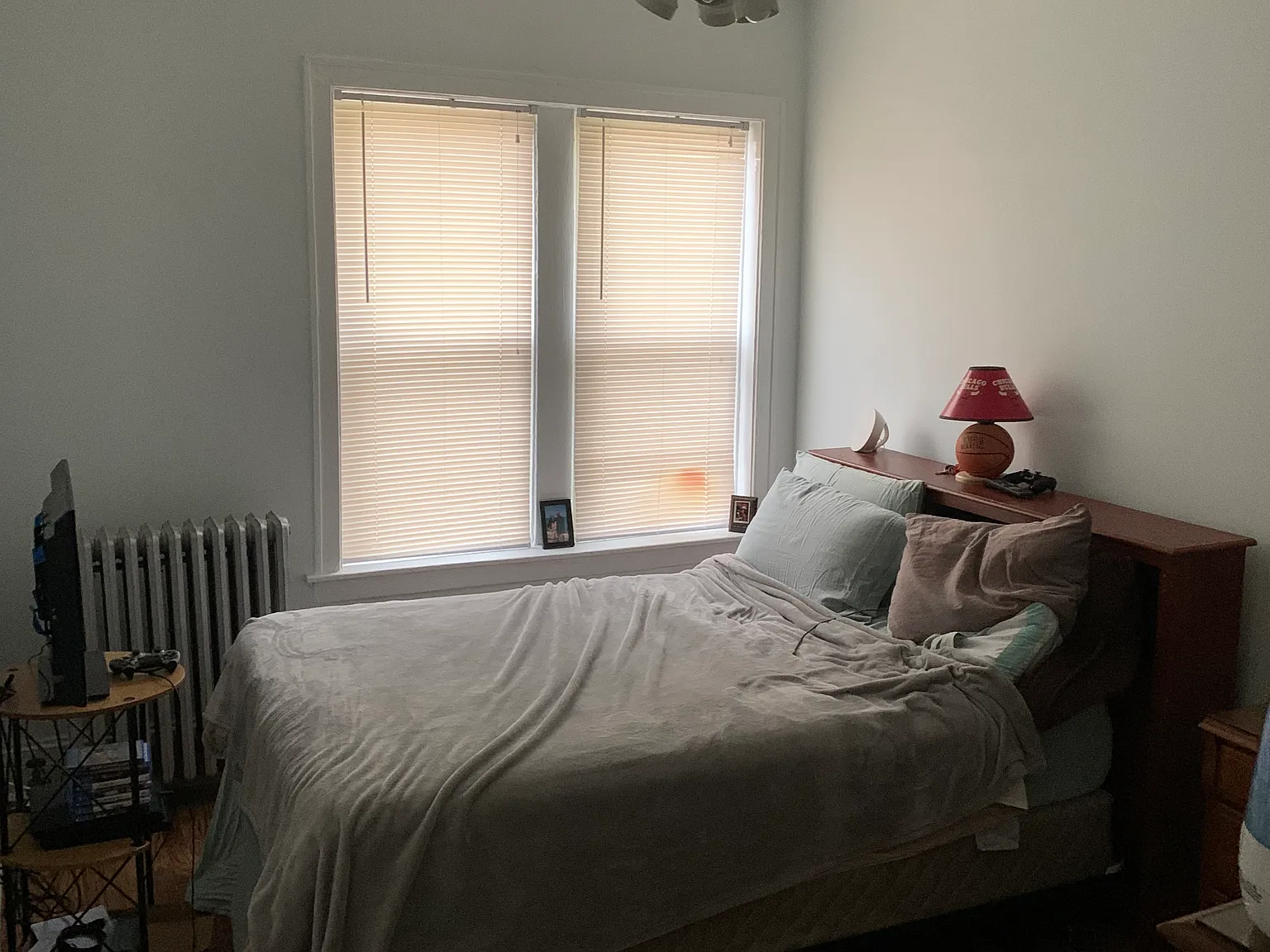 3 bed, 1400 sqft, $2,400 — Photo 3
