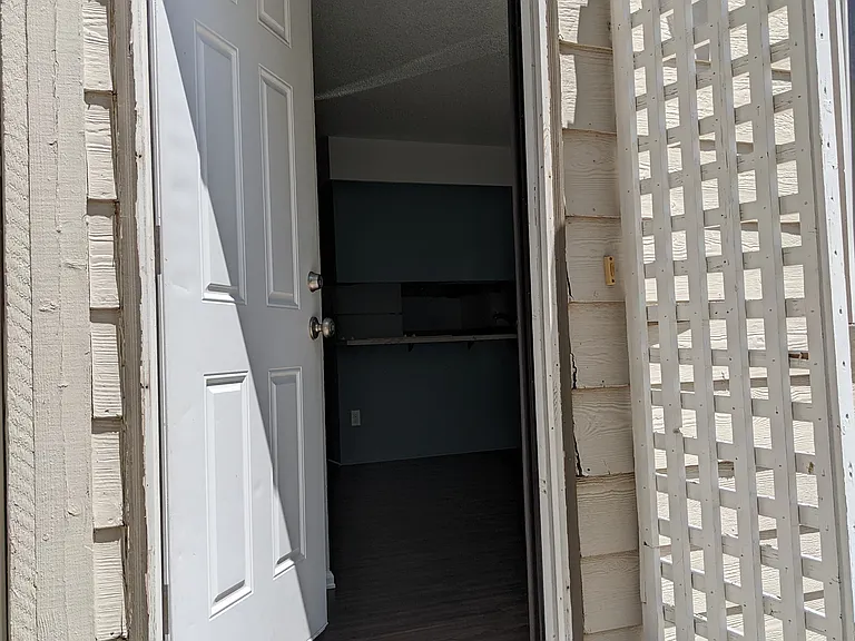 Aspen St — Photo 3