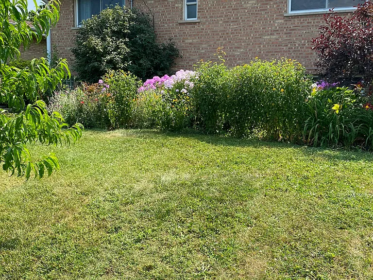 512 McCarthy St — Photo 3