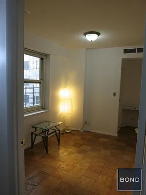 Rented by Bond New York | media 17