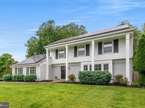 11200 Hunt Club Dr, Potomac, MD 20854