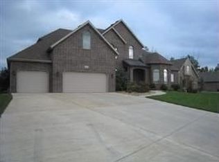 6032 S Black Oak Dr, Springfield, MO 65804