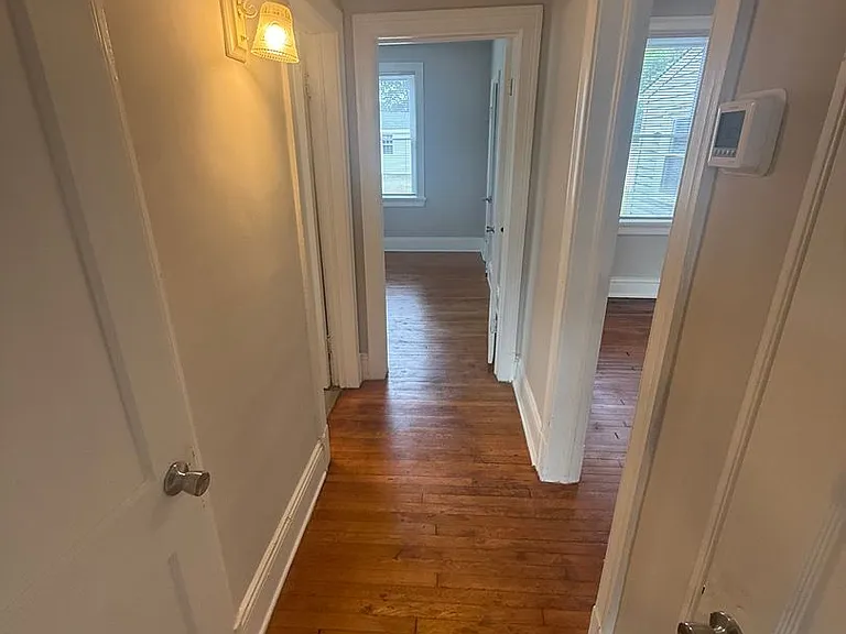 1840 Powell Rd — Photo 17