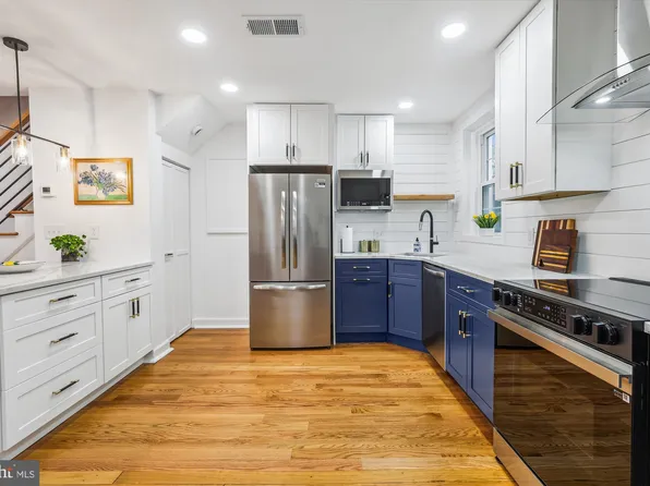 2806 S Abingdon St #A, Arlington, VA 22206