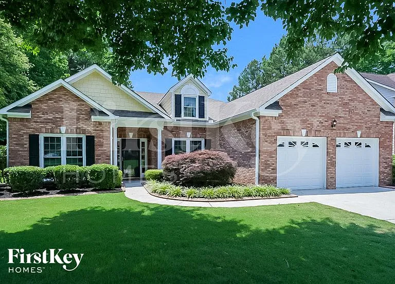 2936 Stillwater Dr — Photo 2