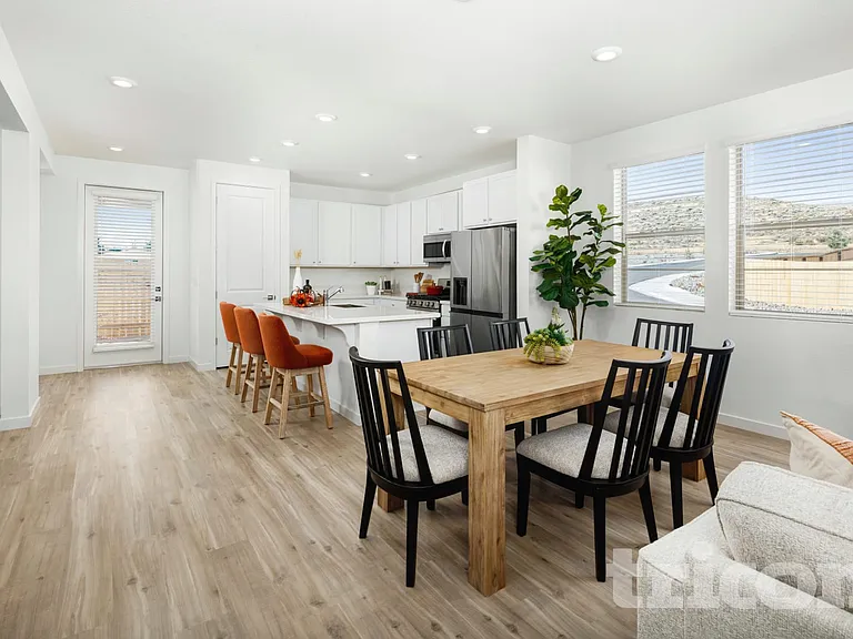2436 Wolf Willow Ct — Photo 4