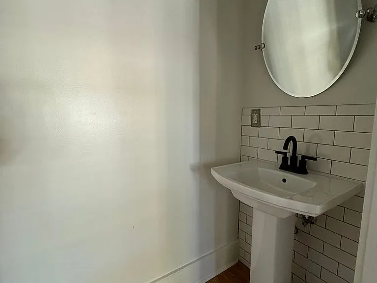 1523 W Broadway Ave — Photo 17