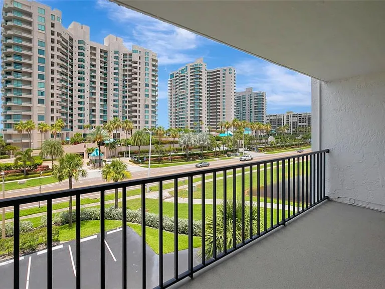 1581 Gulf Blvd #302N — Photo 33