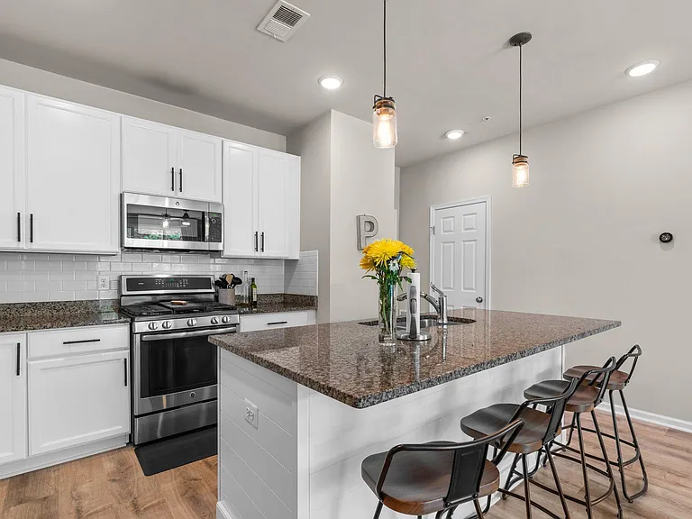 527 Leftwich Ln — Photo 6