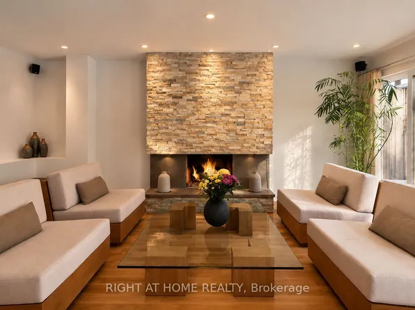 54 London Rd, Newmarket, ON L3Y 6A2