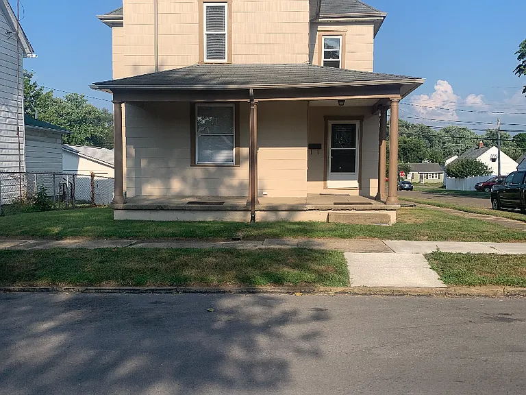 702 Washington Ave — Photo 1