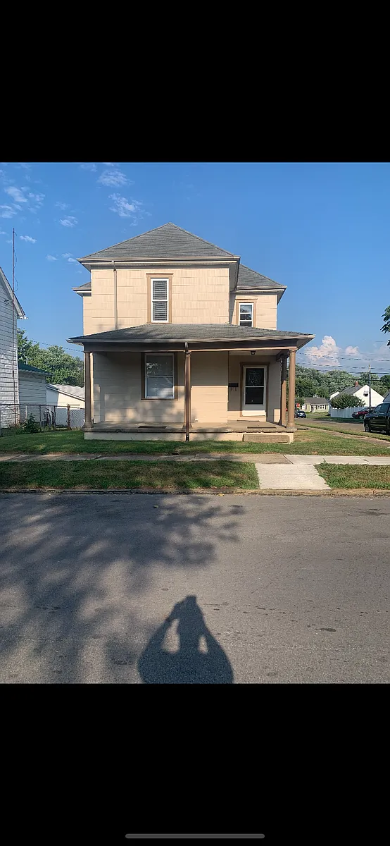 Photo 1 of 10 - 702 Washington Ave - Lancaster, OH Primary Photo - 702 Washington Ave